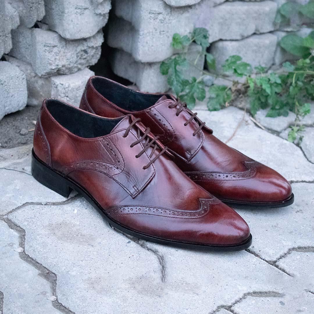 Wingtip Oxford Shoes – Burgundy Two Tone