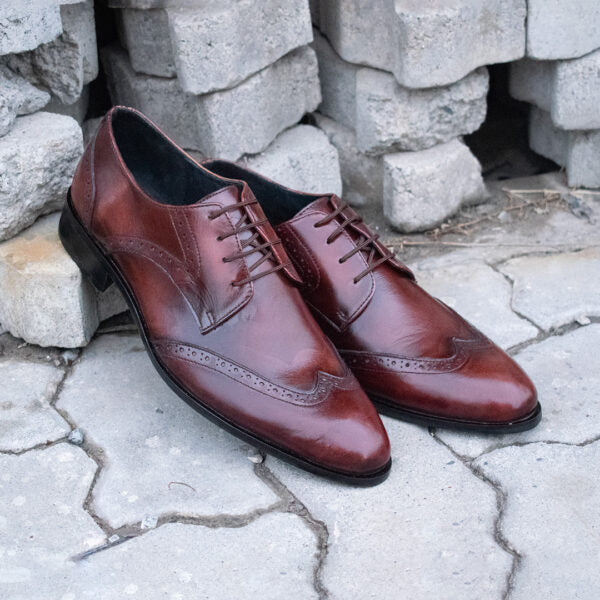 Wingtip Oxford Shoes – Burgundy Two Tone