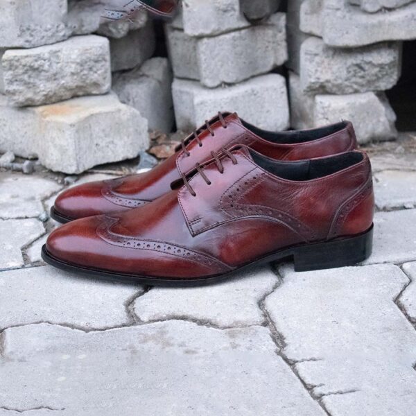 Wingtip Oxford Shoes – Burgundy Two Tone